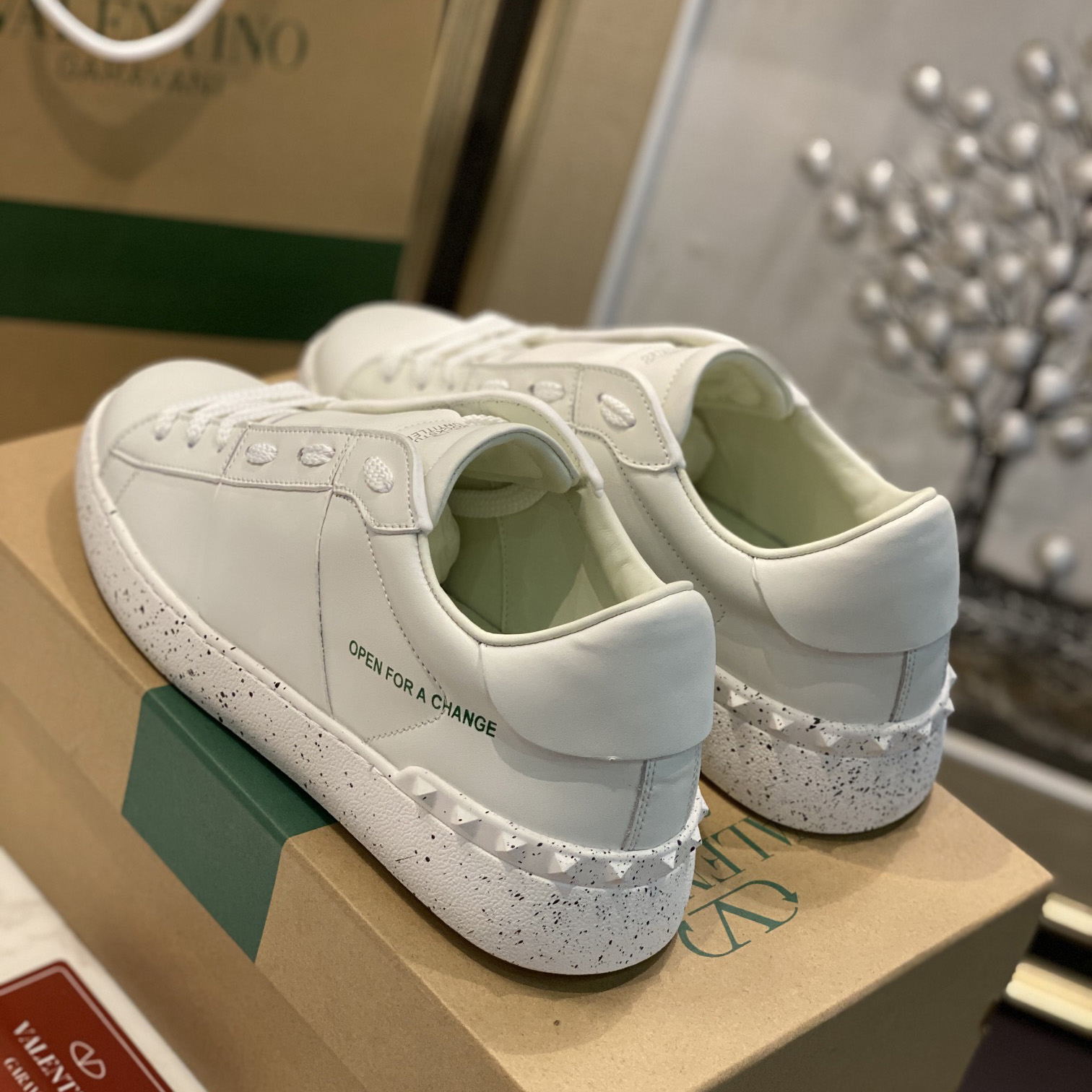 Valenti  Open For A Change Sneaker In Bio-Based Material In White - PerfectKickZ