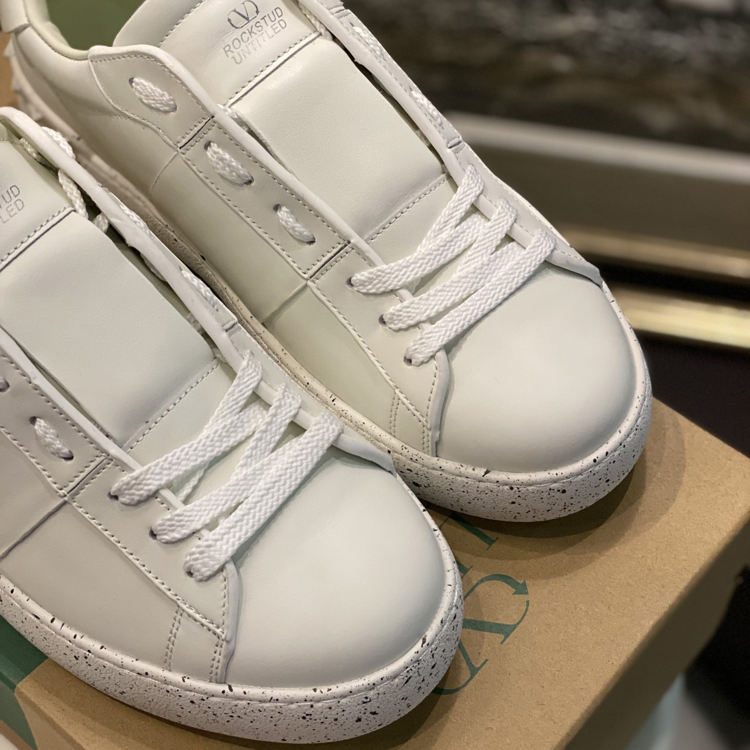 Valenti  Open For A Change Sneaker In Bio-Based Material In White - 
