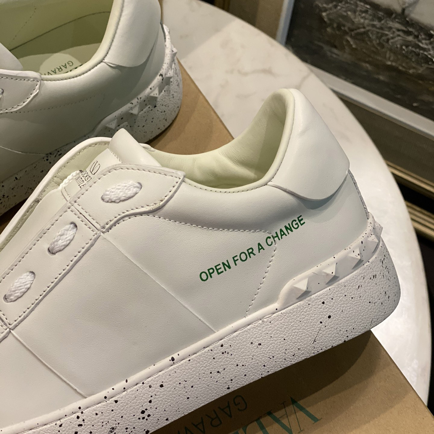 Valenti  Open For A Change Sneaker In Bio-Based Material In White - 