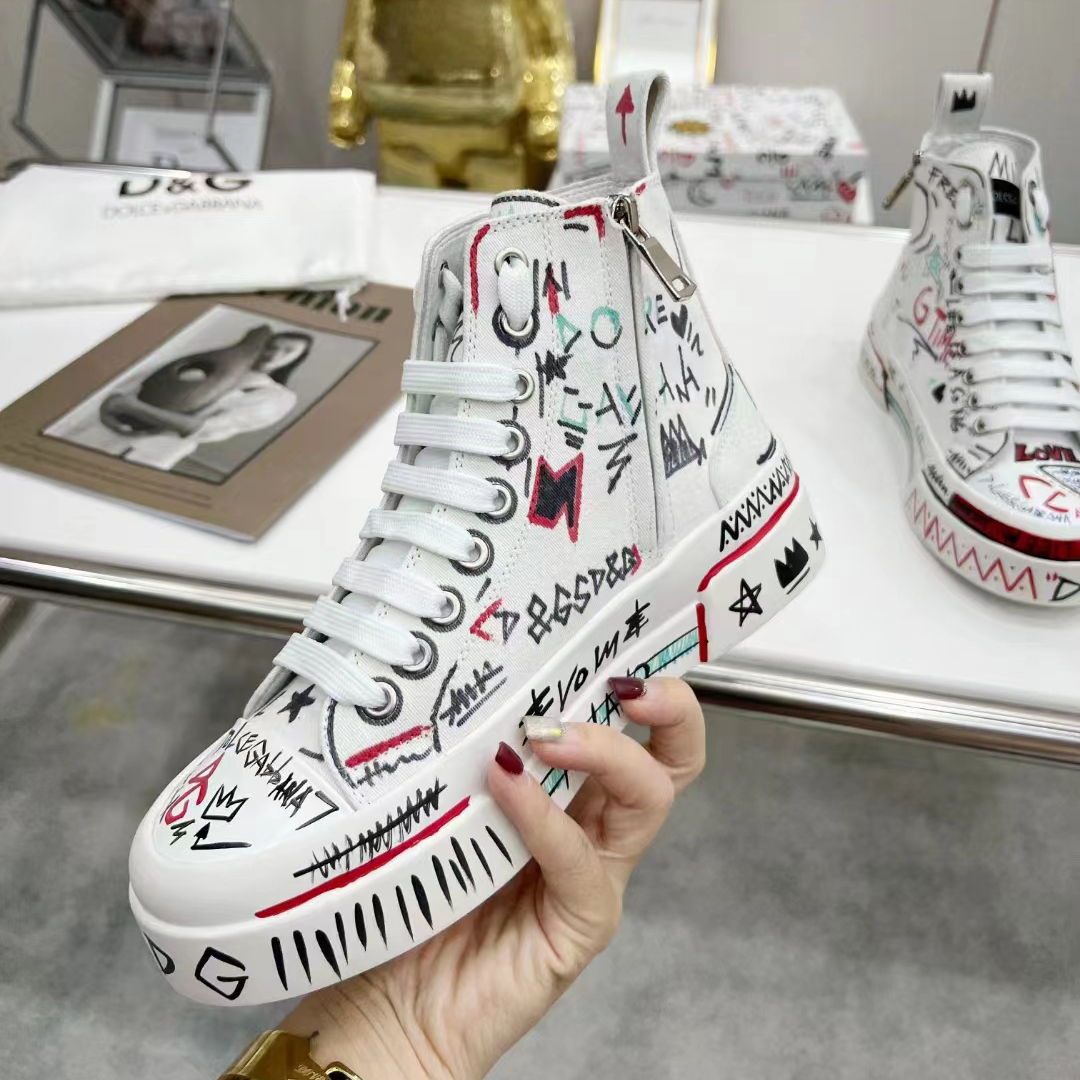 Dolce & Gabbana Hand-Painted Graffiti Canvas Portofino Light Mid-Top  Sneakers - PerfectKickZ