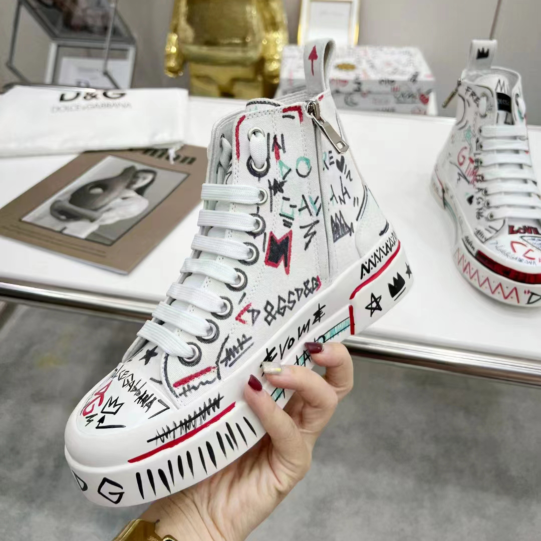 Dolce & Gabbana Hand-Painted Graffiti Canvas Portofino Light Mid-Top  Sneakers - PerfectKickZ