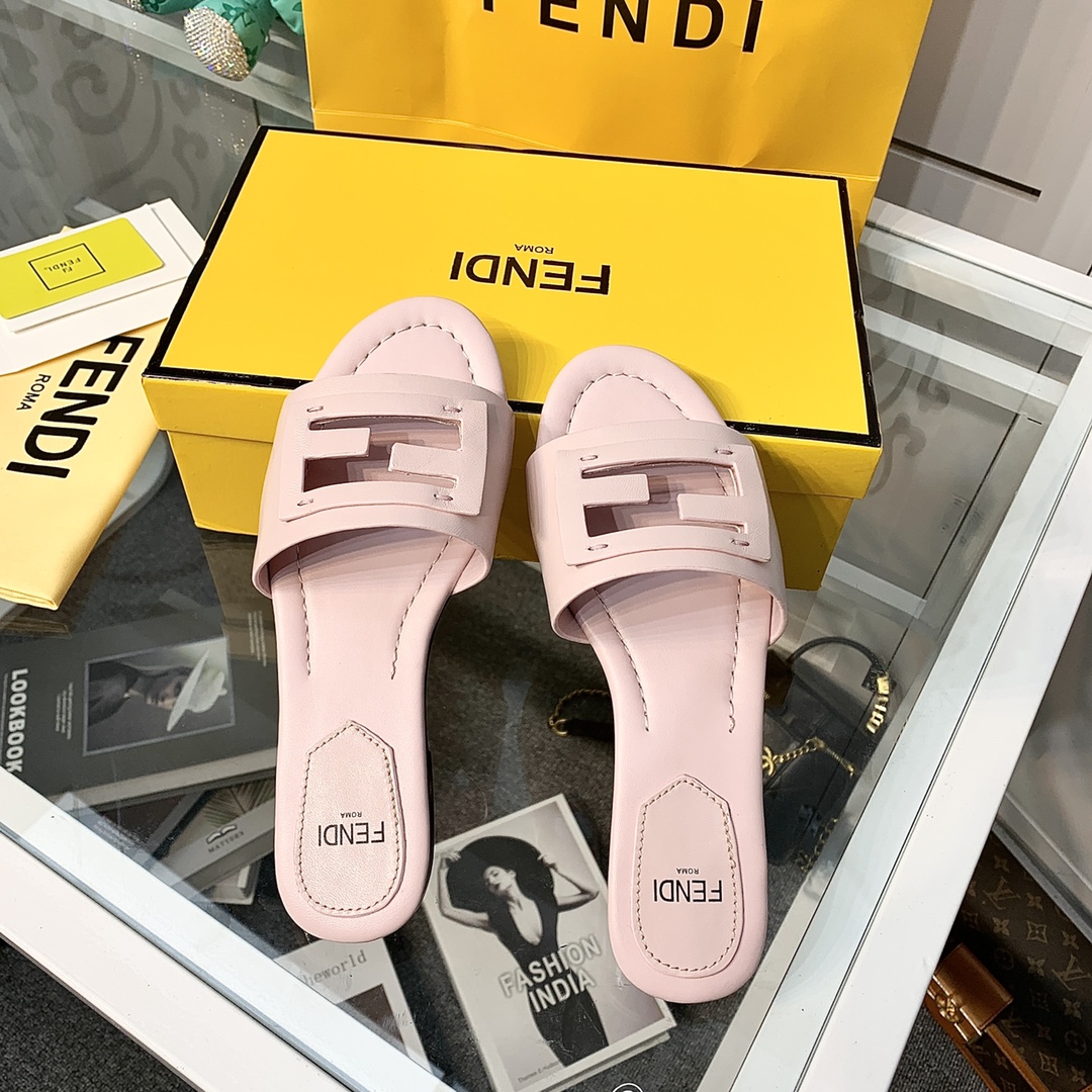 Fendi Signature Pink Leather Slides - PerfectKickZ