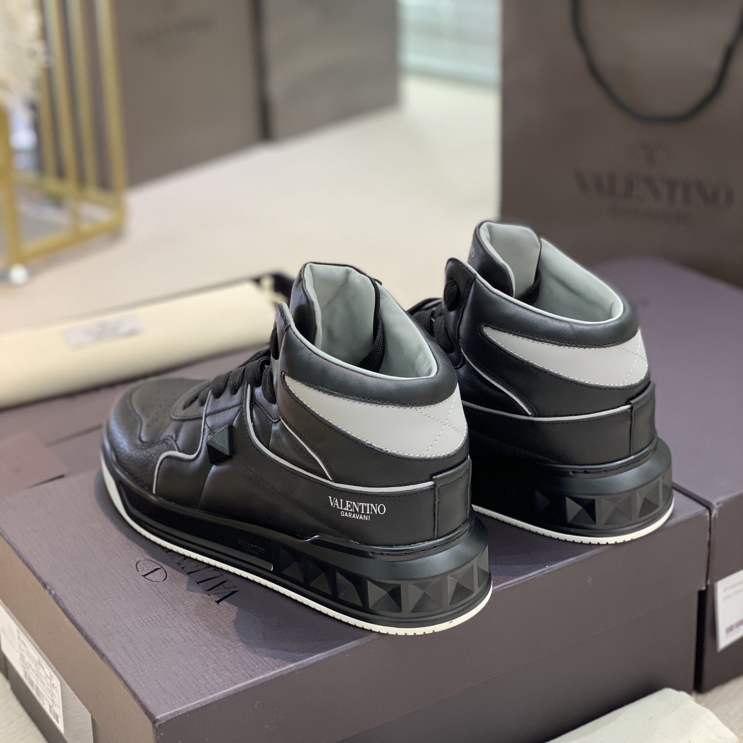 Valenti One Stud Mid-Top Nappa Sneaker - PerfectKickZ