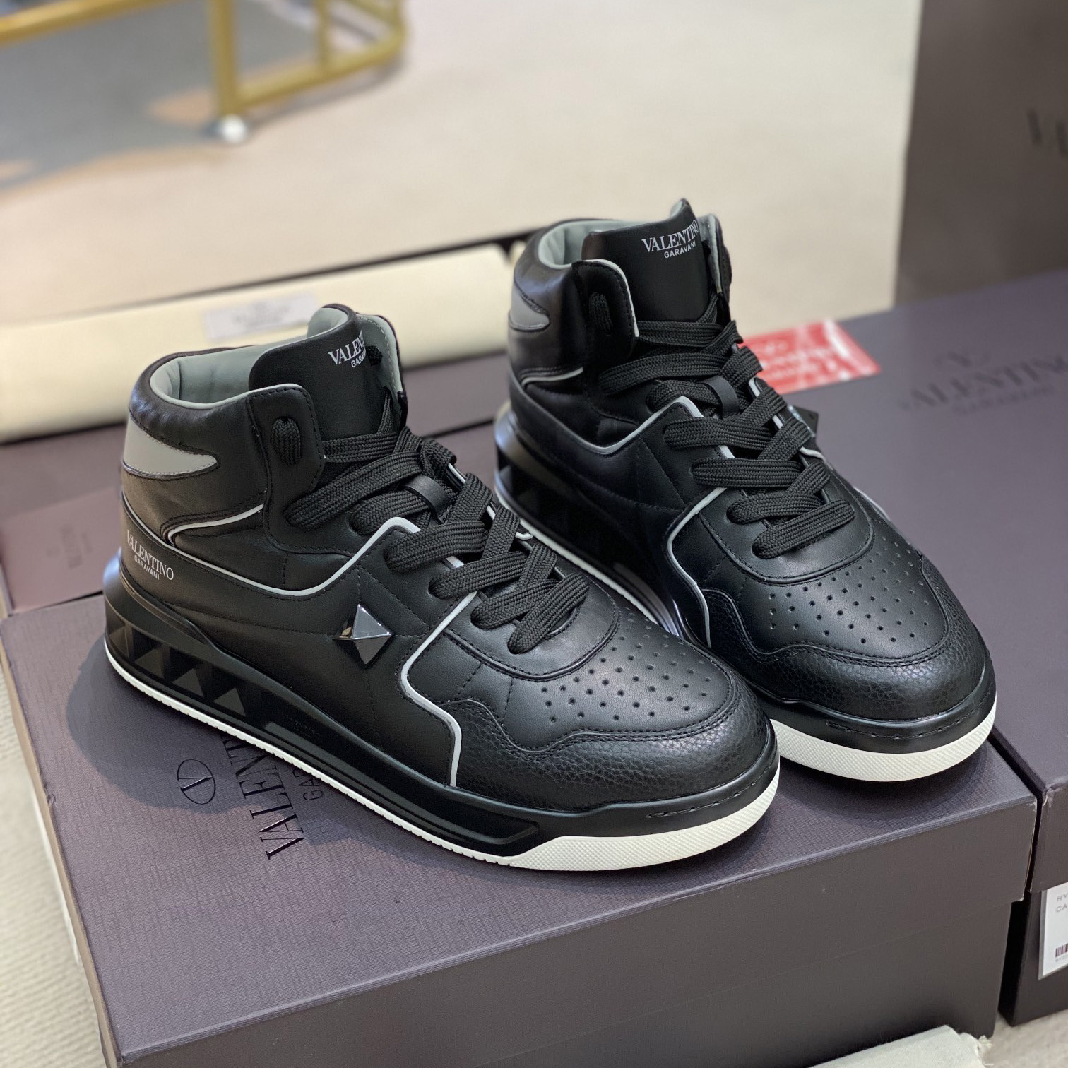 Valenti One Stud Mid-Top Nappa Sneaker - PerfectKickZ