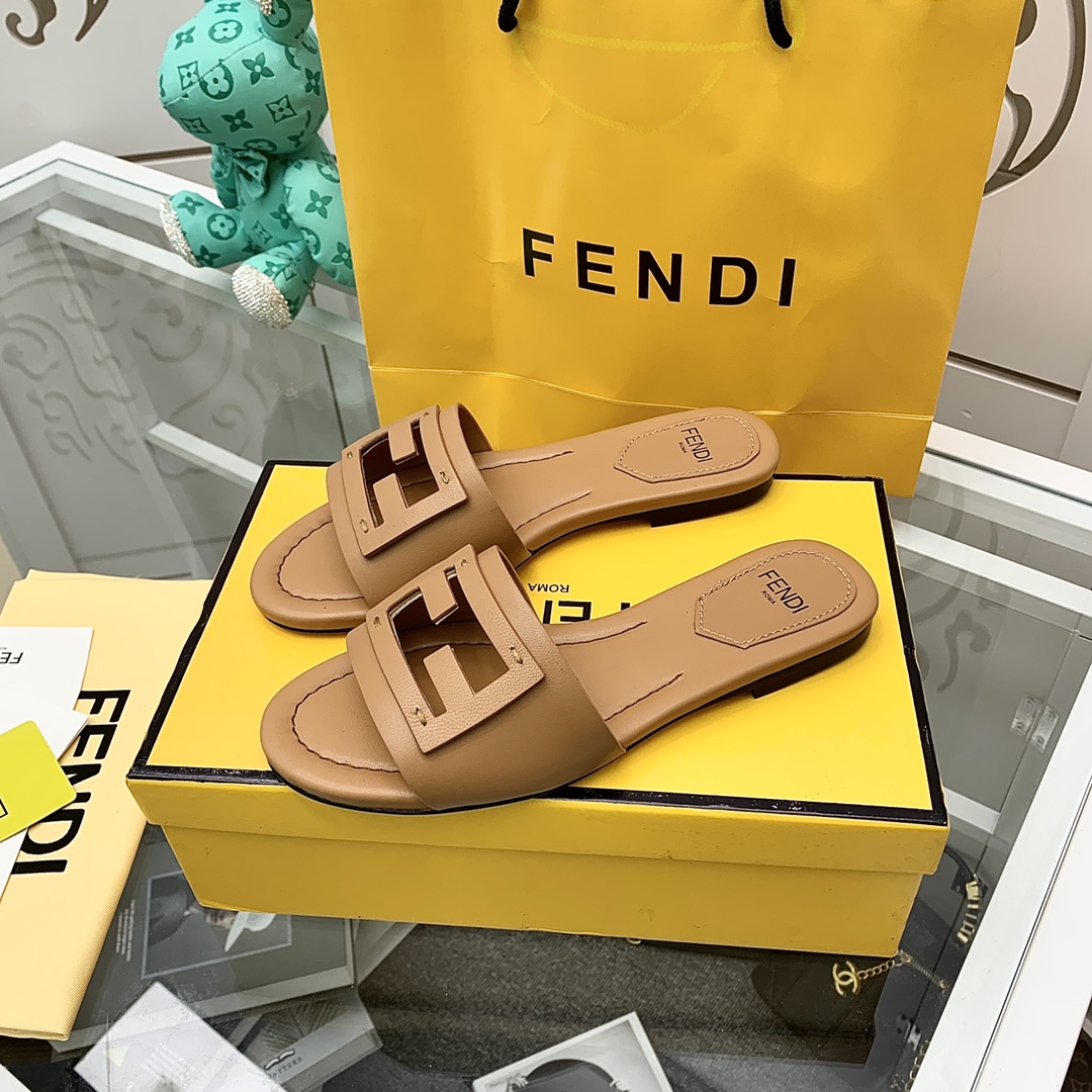 Fendi Signature Brown Leather Slides - PerfectKickZ