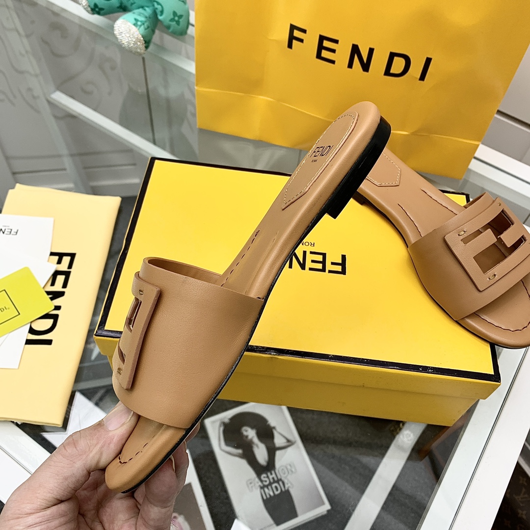 Fendi Signature Brown Leather Slides - PerfectKickZ