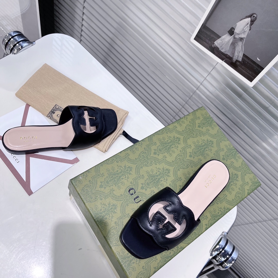 Gucci Women's GG Slide Sandal - PerfectKickZ