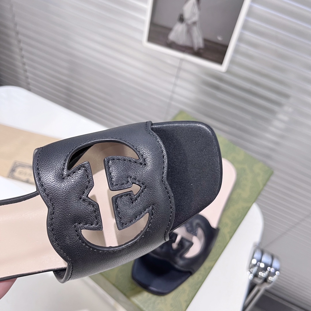 Gucci Women's GG Slide Sandal - PerfectKickZ