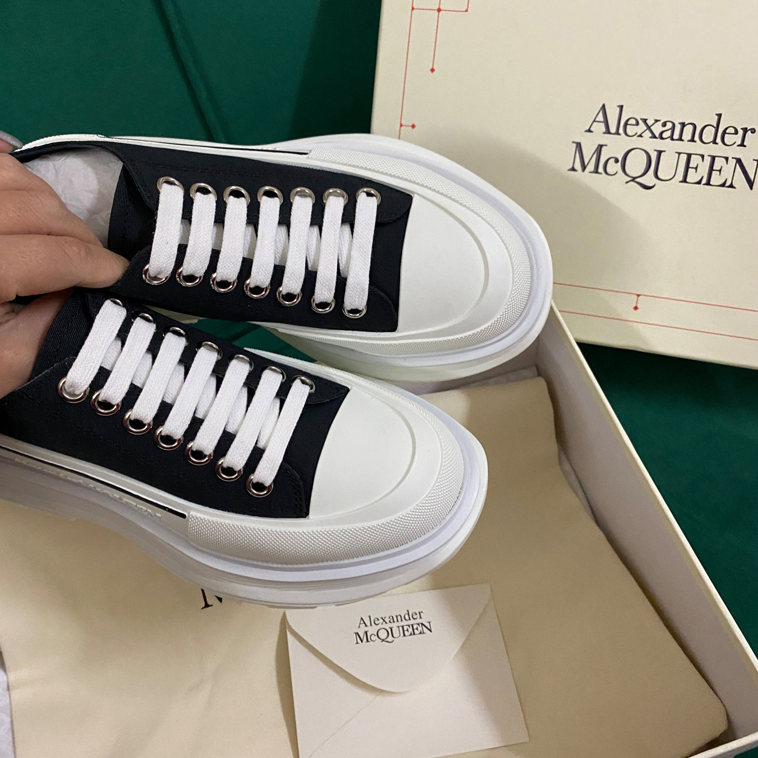 Alexander Mqueen Tread Slick Lace Up in Black/white - 