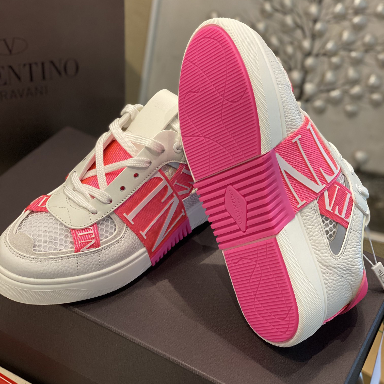 Valenti Low-Top Calfskin And Mesh VL7N Sneaker With Bands - PerfectKickZ