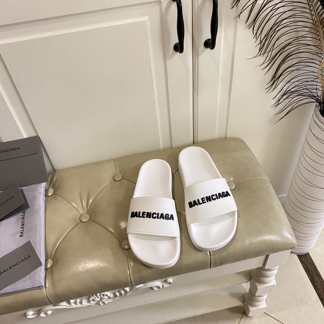 Balenciaga Pool Slide Sandal In White Smooth Rubber With Black 3D Balenciaga Logo - PerfectKickZ