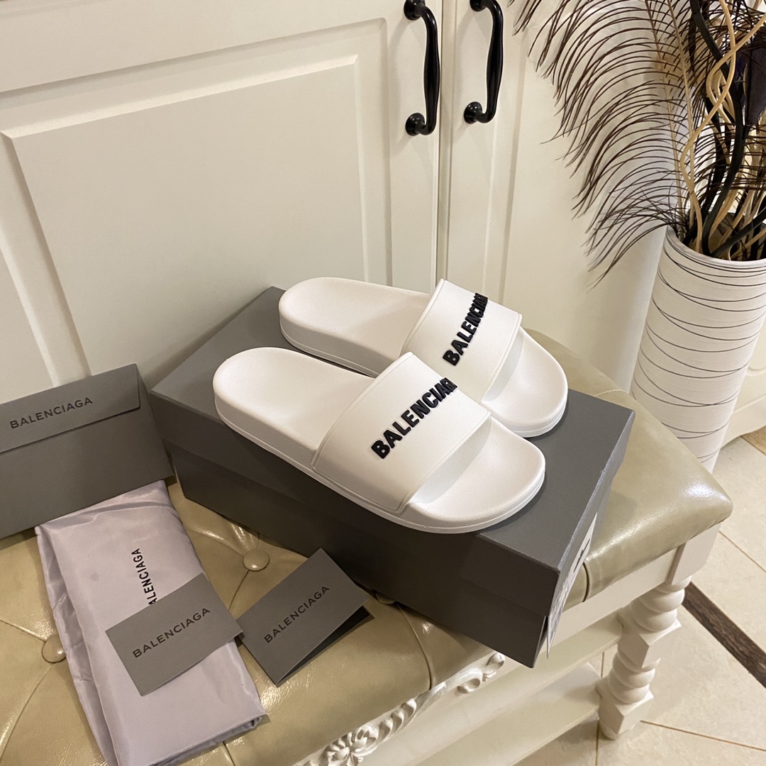 Balenciaga Pool Slide Sandal In White Smooth Rubber With Black 3D Balenciaga Logo - PerfectKickZ