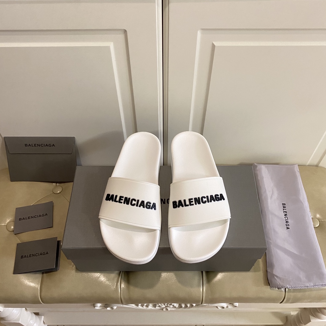 Balenciaga Pool Slide Sandal In White Smooth Rubber With Black 3D Balenciaga Logo - PerfectKickZ
