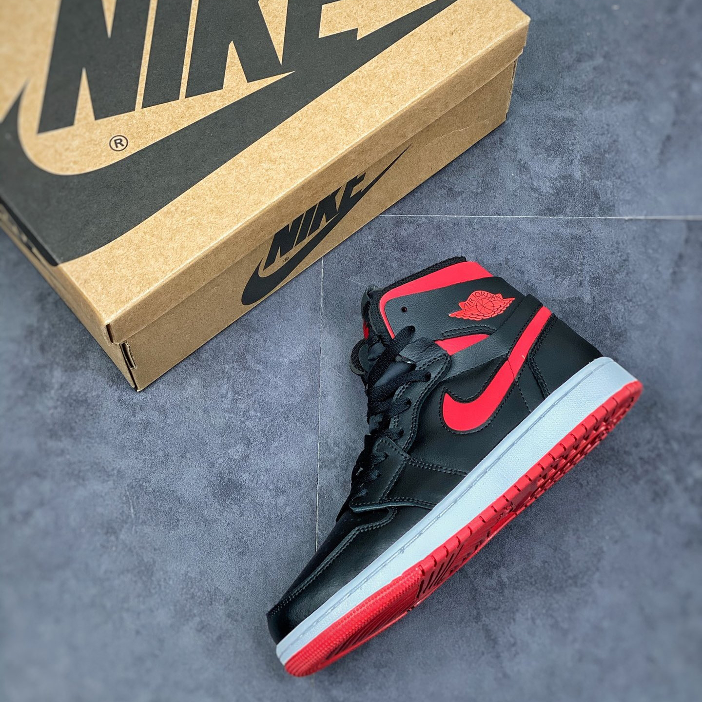 Nike Air Jordan 1 Zoom Air Cmft ''Bred'' Sneaker  CT0979-006 - 