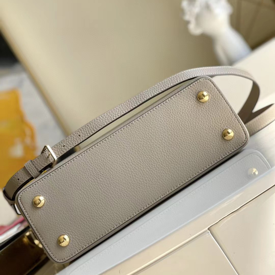 Louis Vuitton Capucines  Handbag (27-18-9 cm) - PerfectKickZ