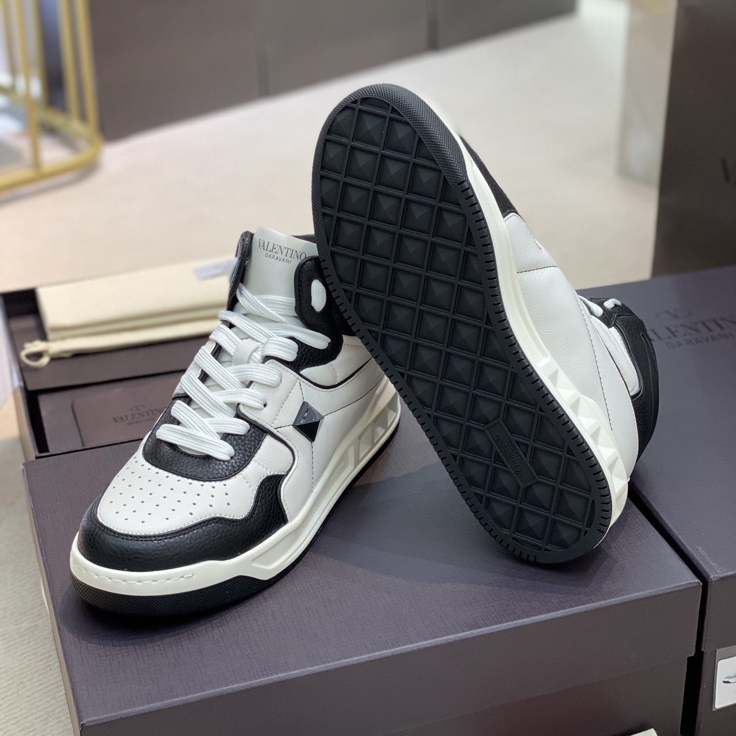 Valenti One Stud Mid-Top Nappa Sneaker - PerfectKickZ