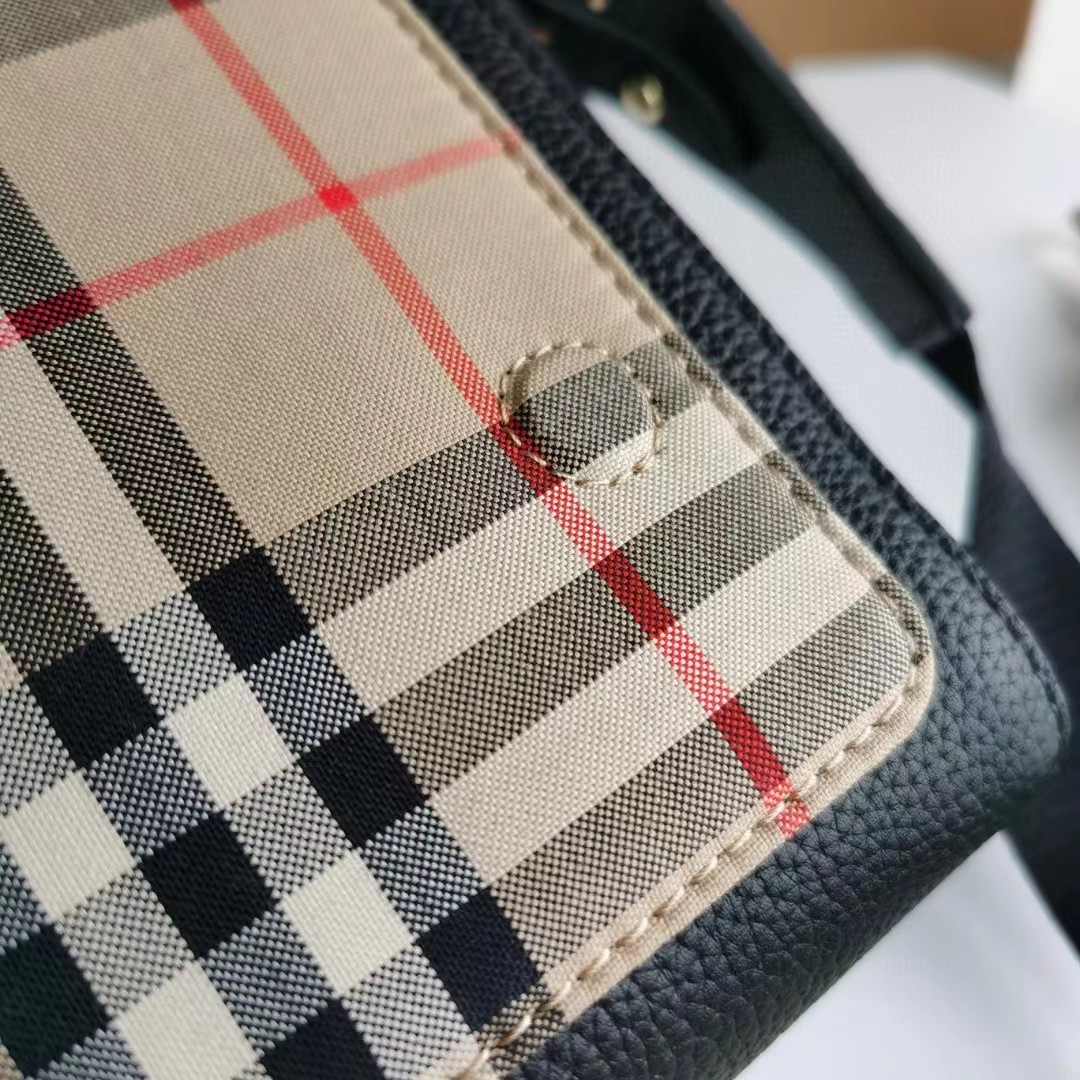 Burberry Hackberry Leather Cross -Body Bag (25-18-8.5cm) - PerfectKickZ