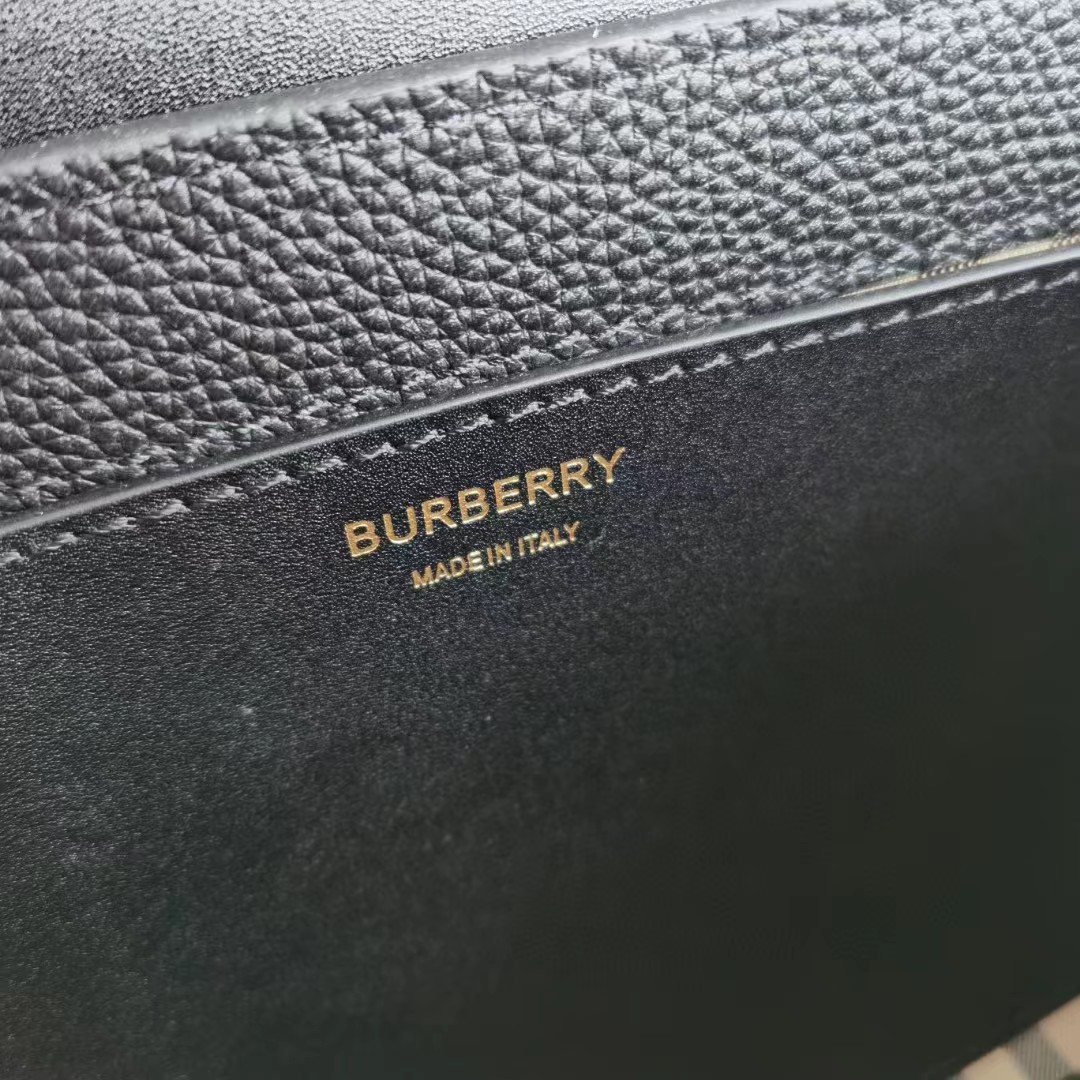 Burberry Hackberry Leather Cross -Body Bag (25-18-8.5cm) - PerfectKickZ