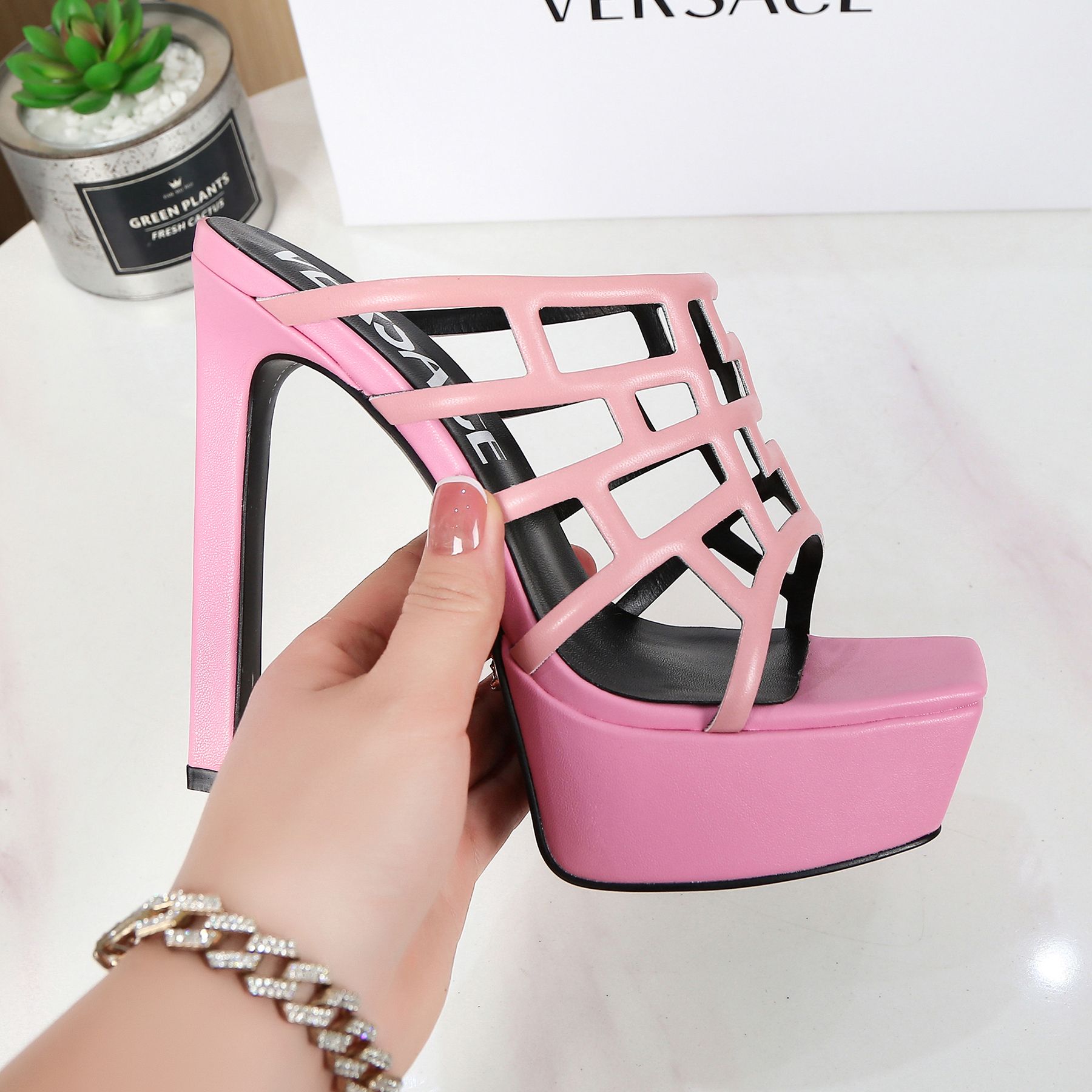 Versace Greca Maze Platform Sandals （13.5cm） - PerfectKickZ
