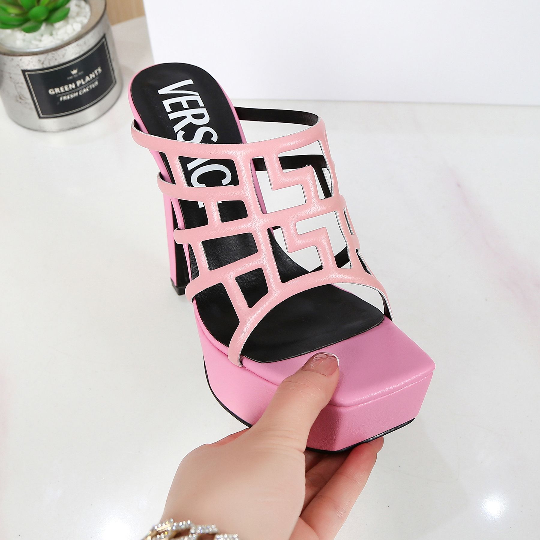 Versace Greca Maze Platform Sandals （13.5cm） - PerfectKickZ