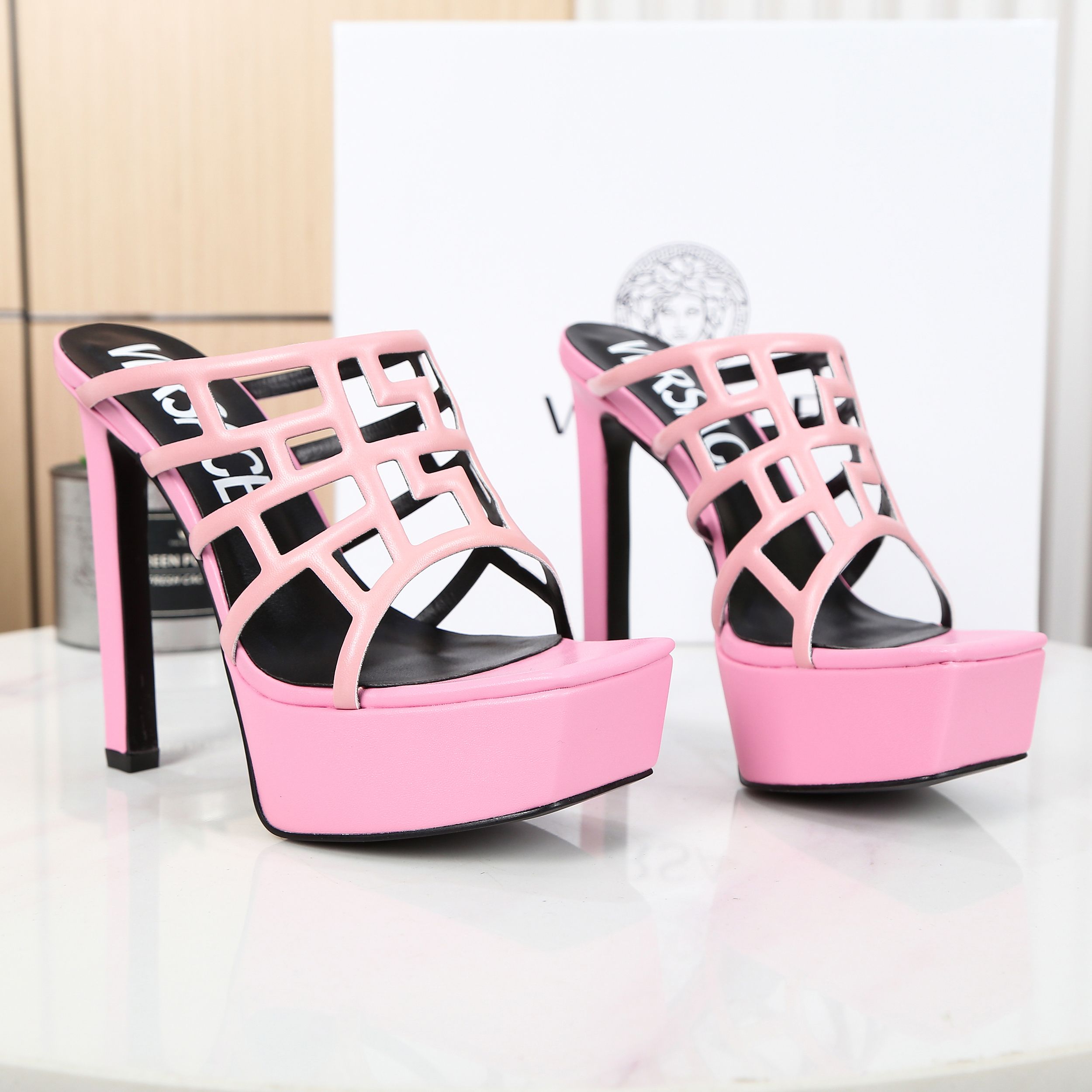 Versace Greca Maze Platform Sandals （13.5cm） - PerfectKickZ