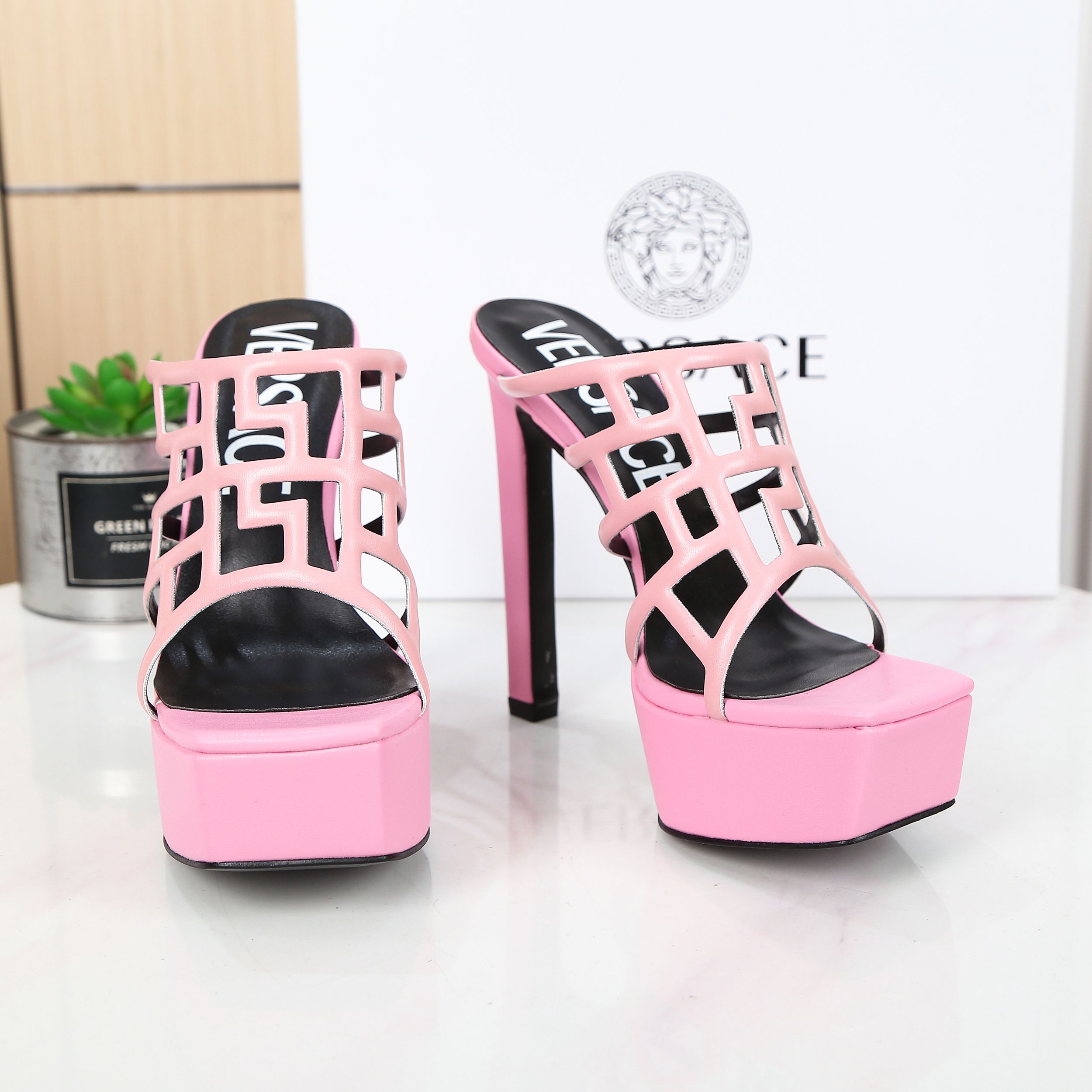Versace Greca Maze Platform Sandals （13.5cm） - PerfectKickZ