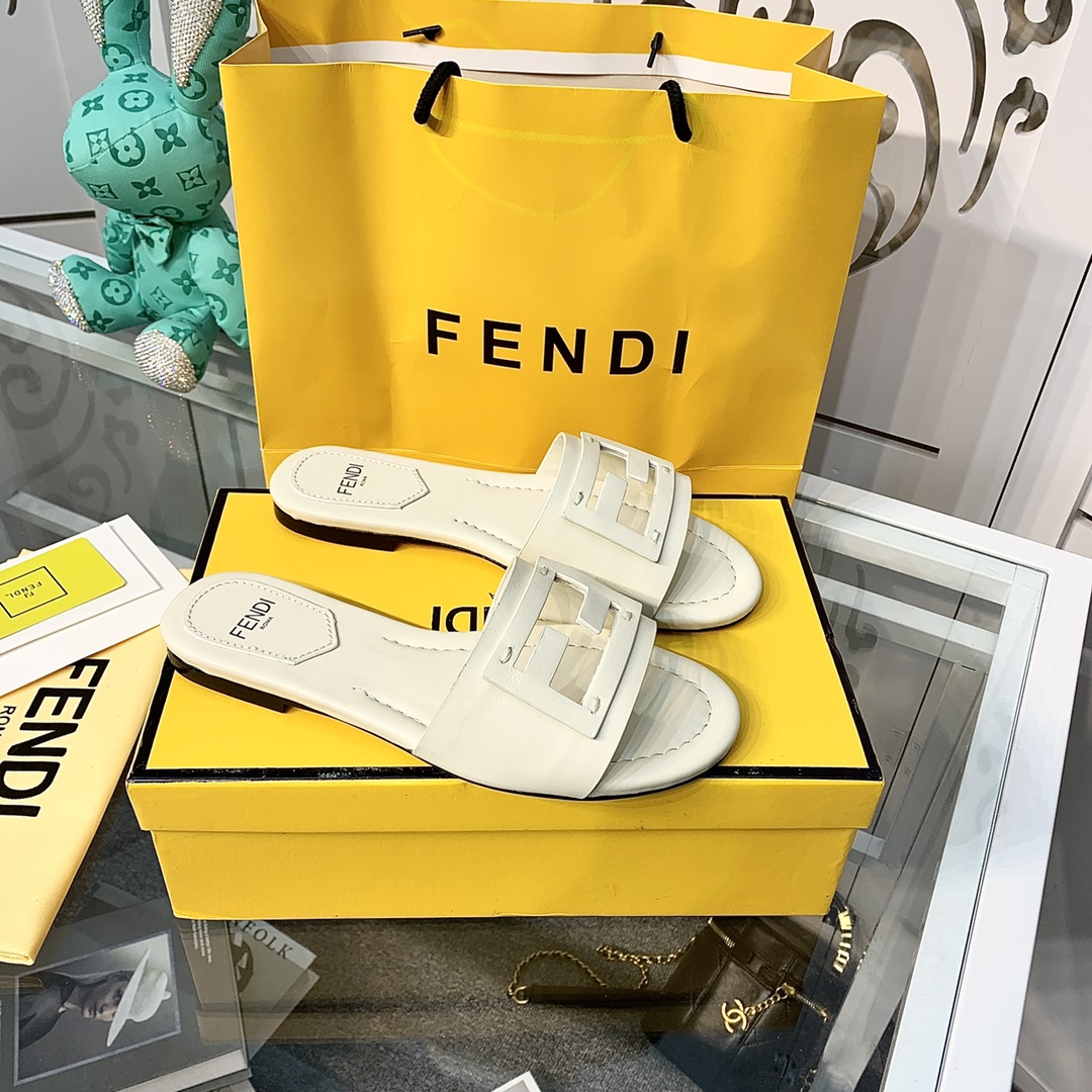 Fendi Signature Beige Leather Slides - PerfectKickZ