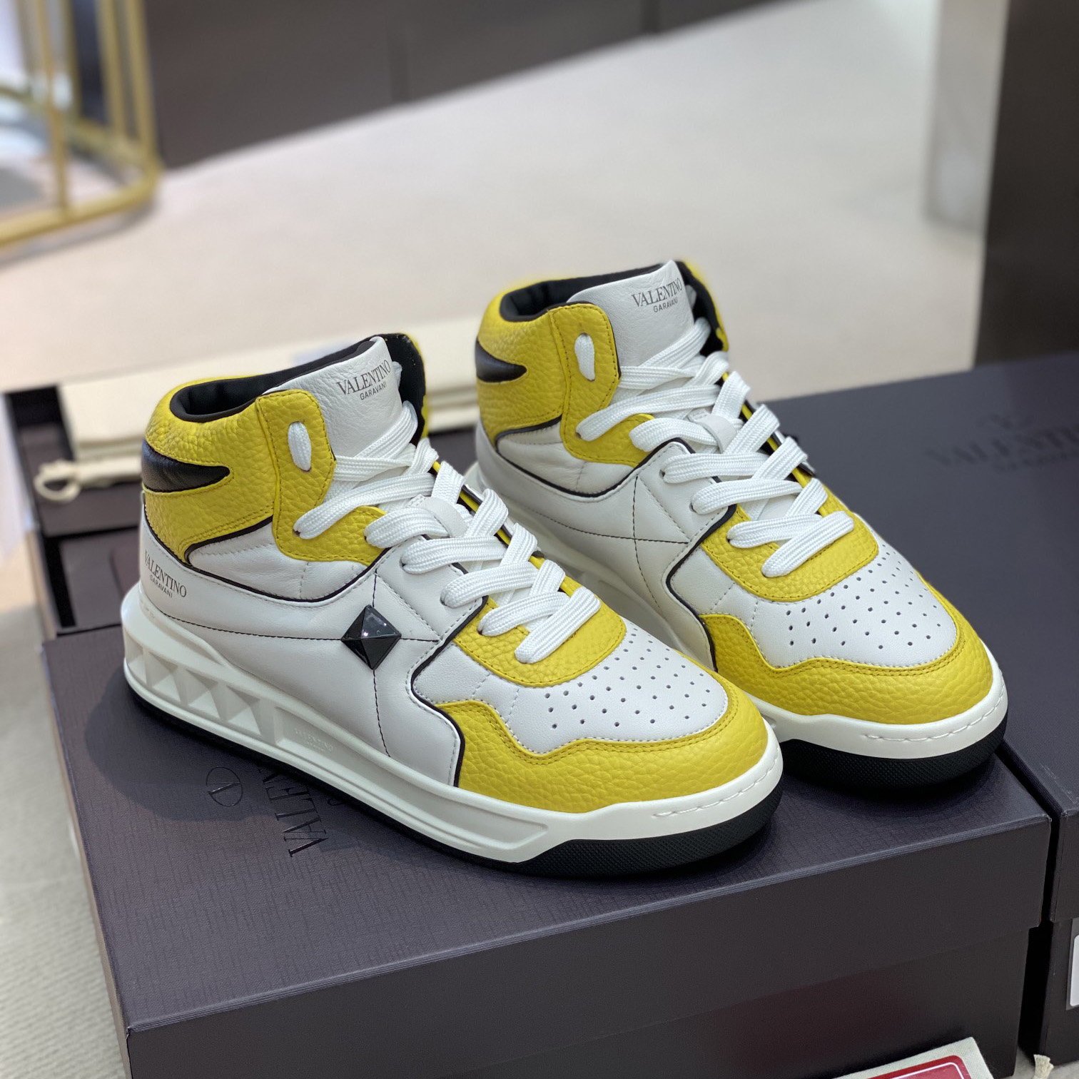 Valenti One Stud Mid-Top Nappa Sneaker - PerfectKickZ