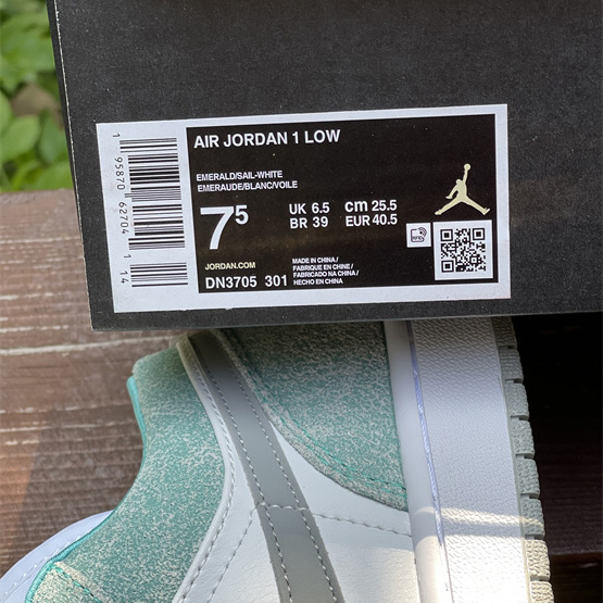 Air Jordan 1 Low ''New Emerald'' Sneaker  DN3705 301 - 