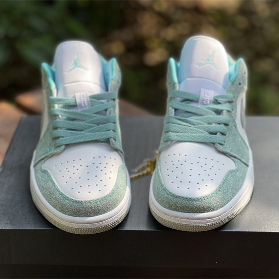 Air Jordan 1 Low ''New Emerald'' Sneaker  DN3705 301 - 