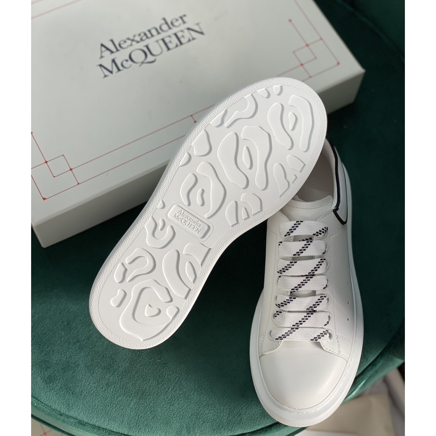 Alexander Mqueen Oversized Sneaker In White/Black - PerfectKickZ