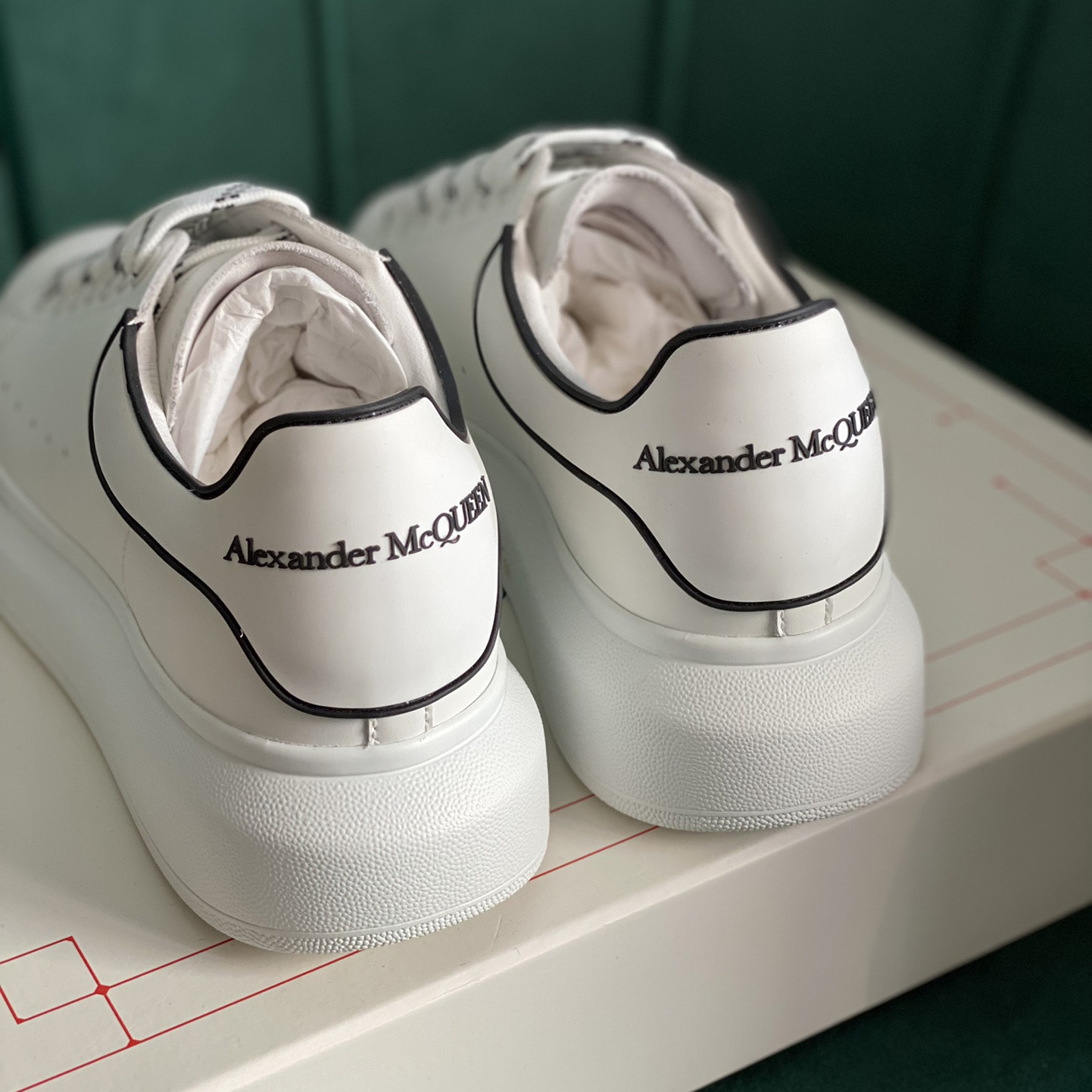 Alexander Mqueen Oversized Sneaker In White/Black - PerfectKickZ