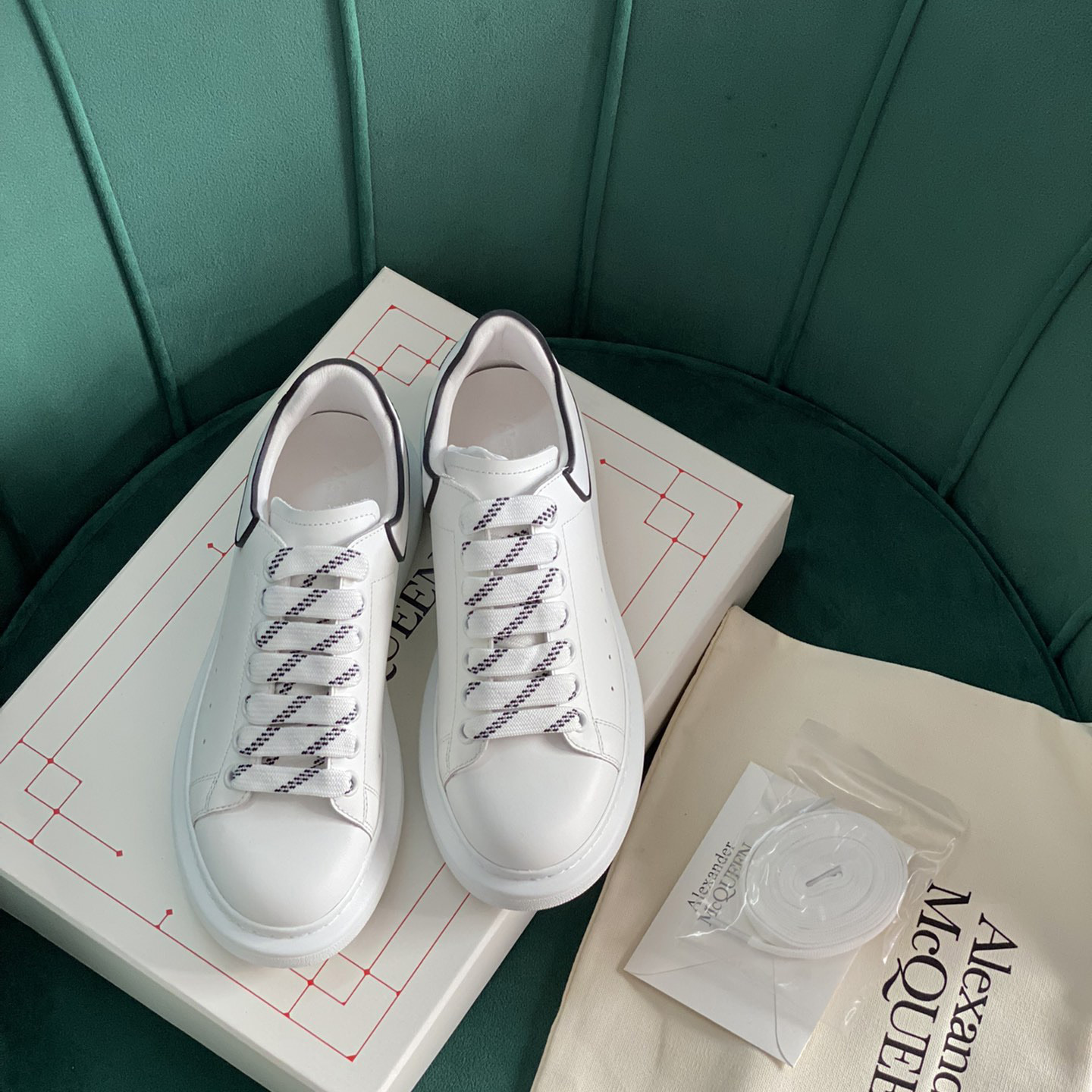 Alexander Mqueen Oversized Sneaker In White/Black - PerfectKickZ