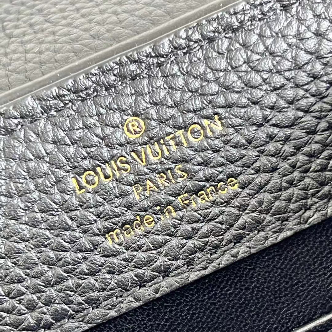 Louis Vuitton Capucines MM Handbag (21-14-8cm)   M59872 - 