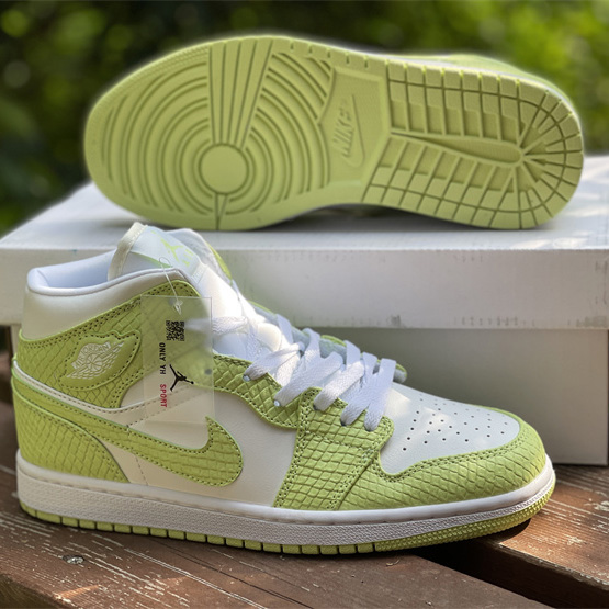Air Jordan 1 Top Sneaker  DV2959-113 - PerfectKickZ