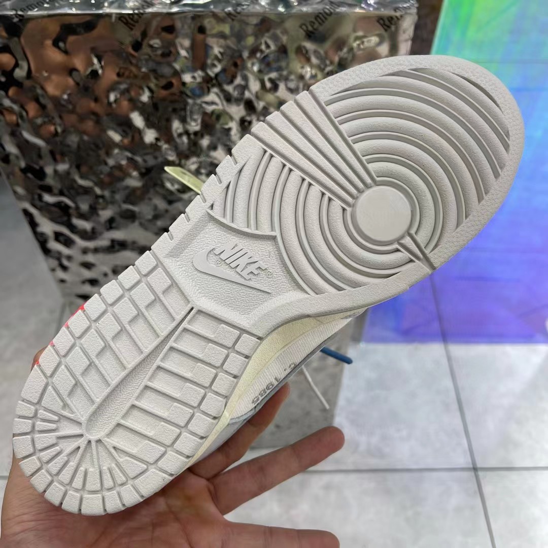 Off White x Dunk Low 'Lot 05of 50' Sneaker - 