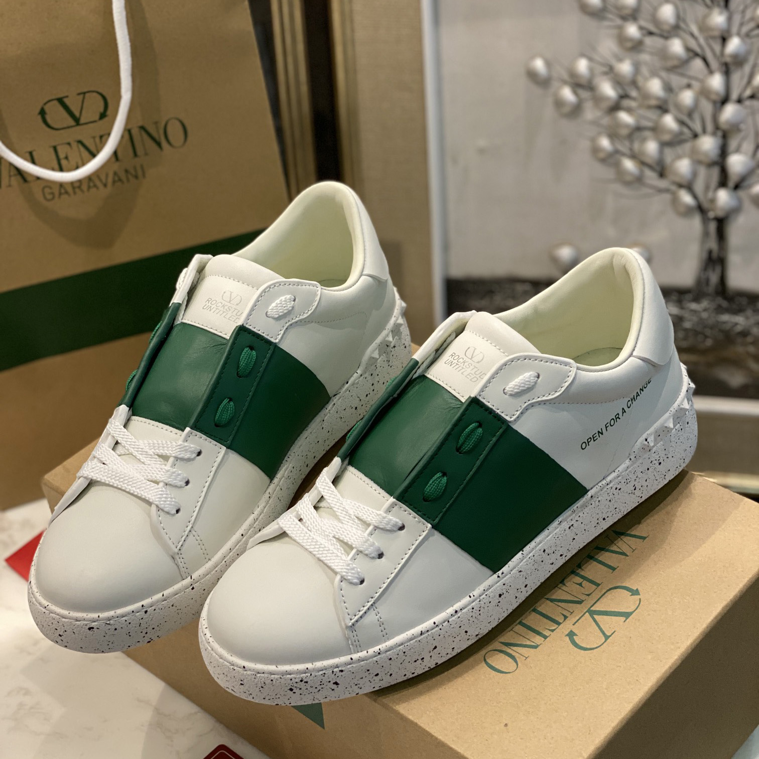 Valenti Open For A Change Sneaker In Bio-Based Material In White/Green - 