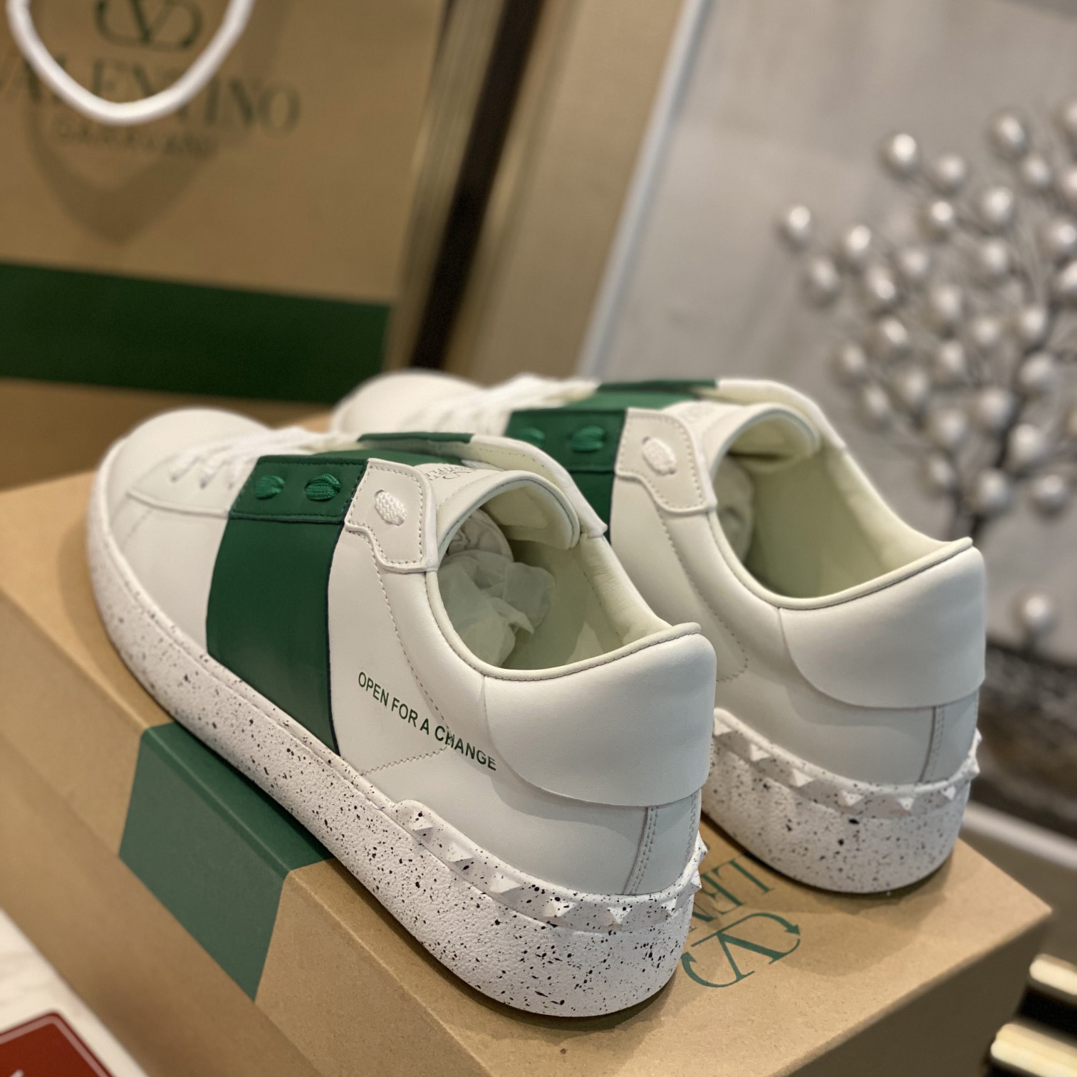 Valenti Open For A Change Sneaker In Bio-Based Material In White/Green - 