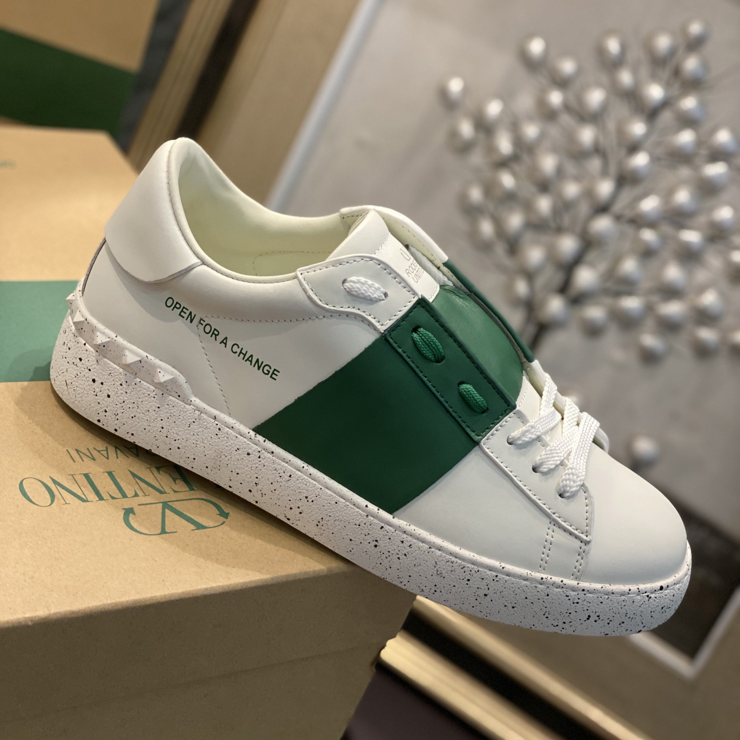 Valenti Open For A Change Sneaker In Bio-Based Material In White/Green - 