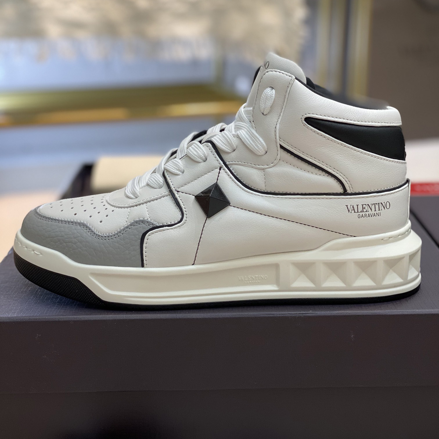 Valenti One Stud Mid-Top Nappa Sneaker - 