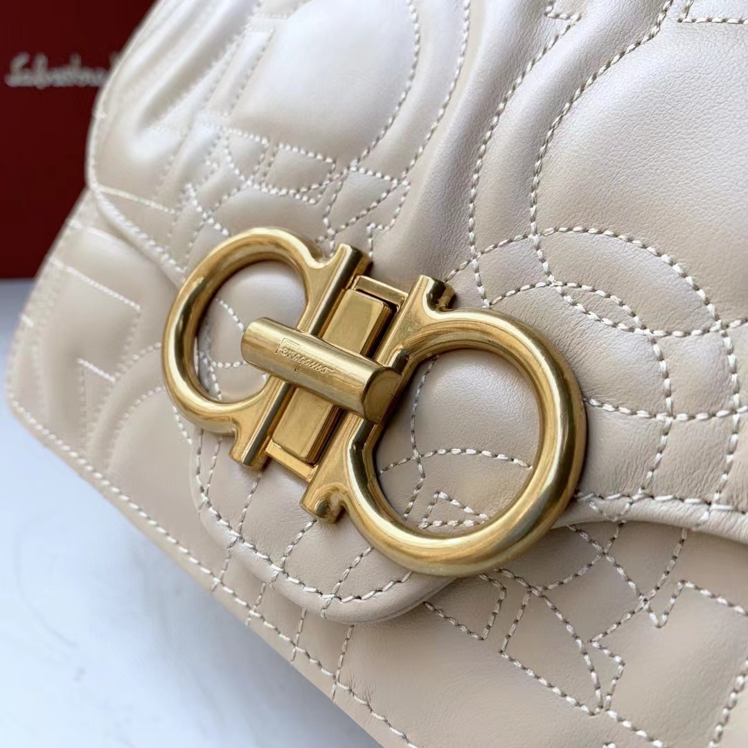 Ferragamo Leather Shoulder Bag(25-16-9cm)   - PerfectKickZ