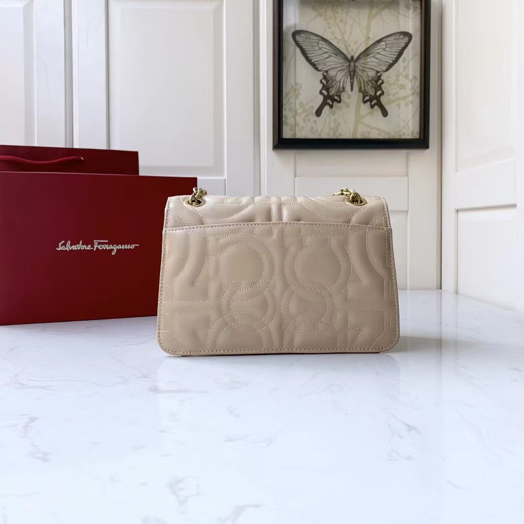 Ferragamo Leather Shoulder Bag(25-16-9cm)   - PerfectKickZ
