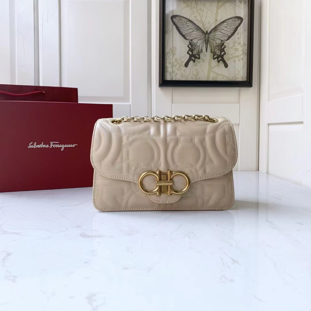 Ferragamo Leather Shoulder Bag(25-16-9cm)   - PerfectKickZ