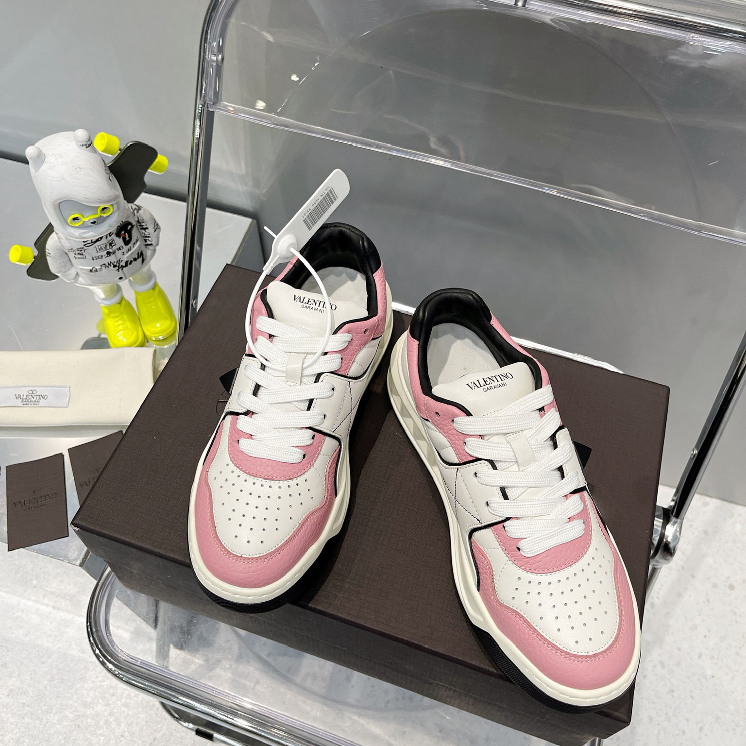 Valenti One Stud Low-Top Calfskin Sneaker - PerfectKickZ