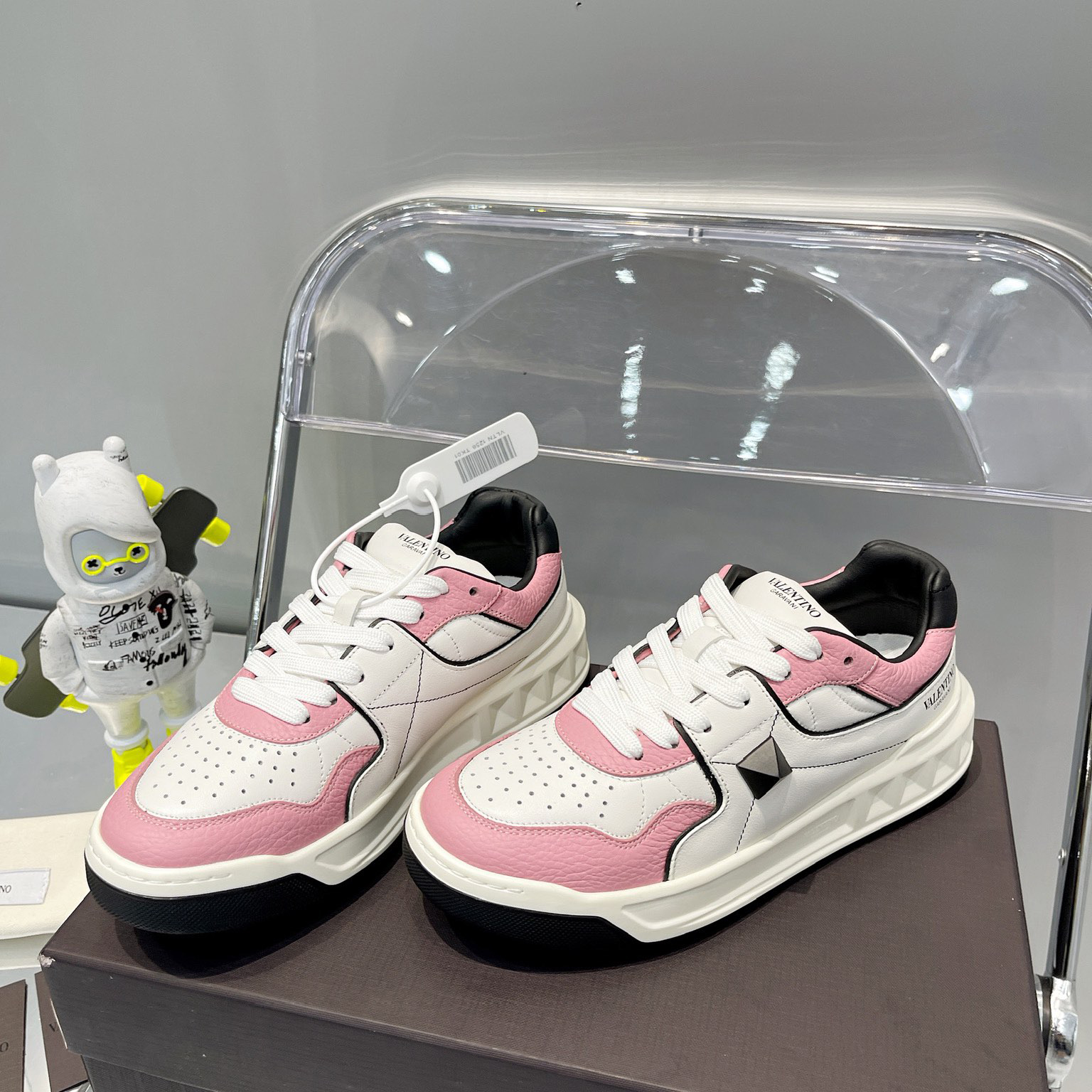 Valenti One Stud Low-Top Calfskin Sneaker - PerfectKickZ