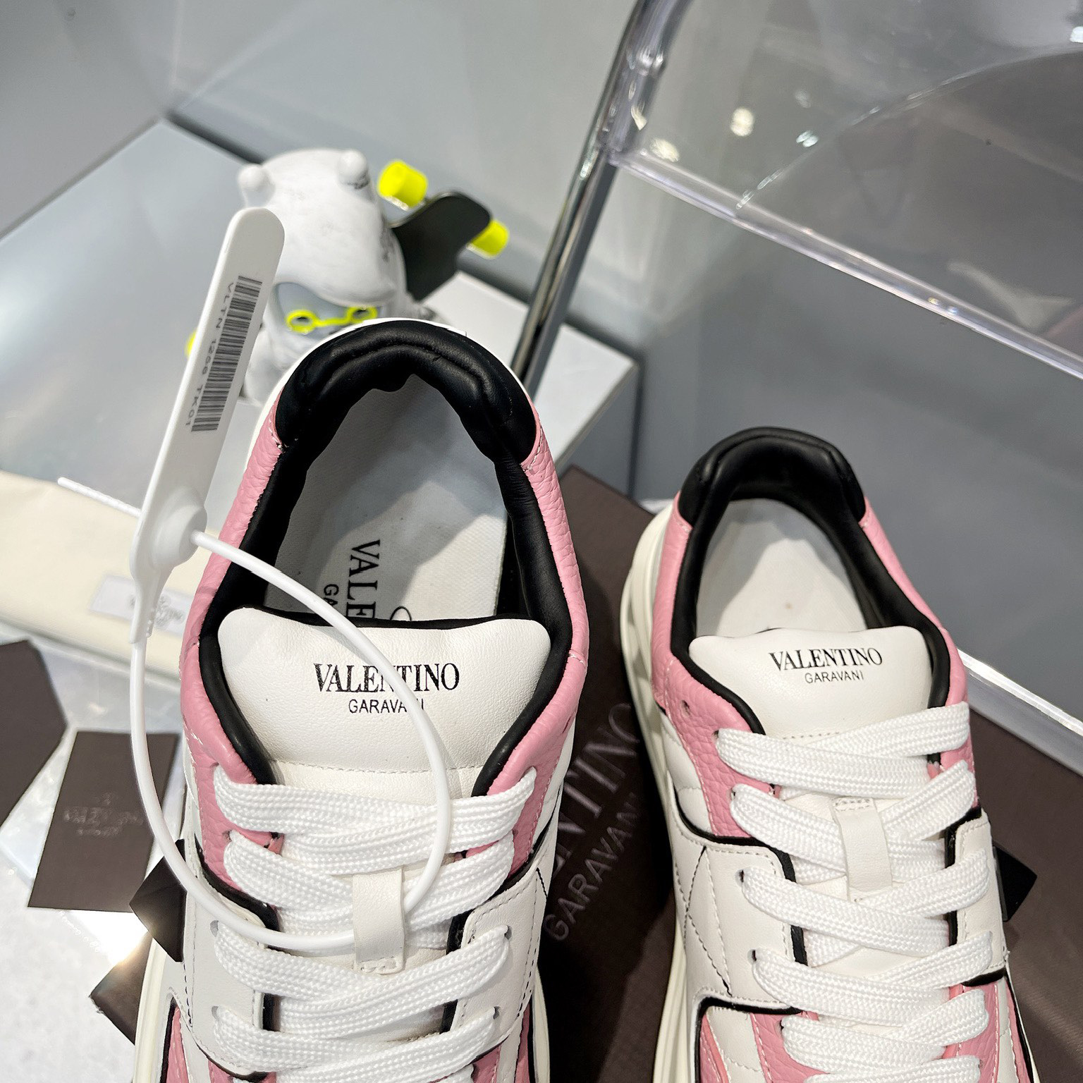 Valenti One Stud Low-Top Calfskin Sneaker - PerfectKickZ