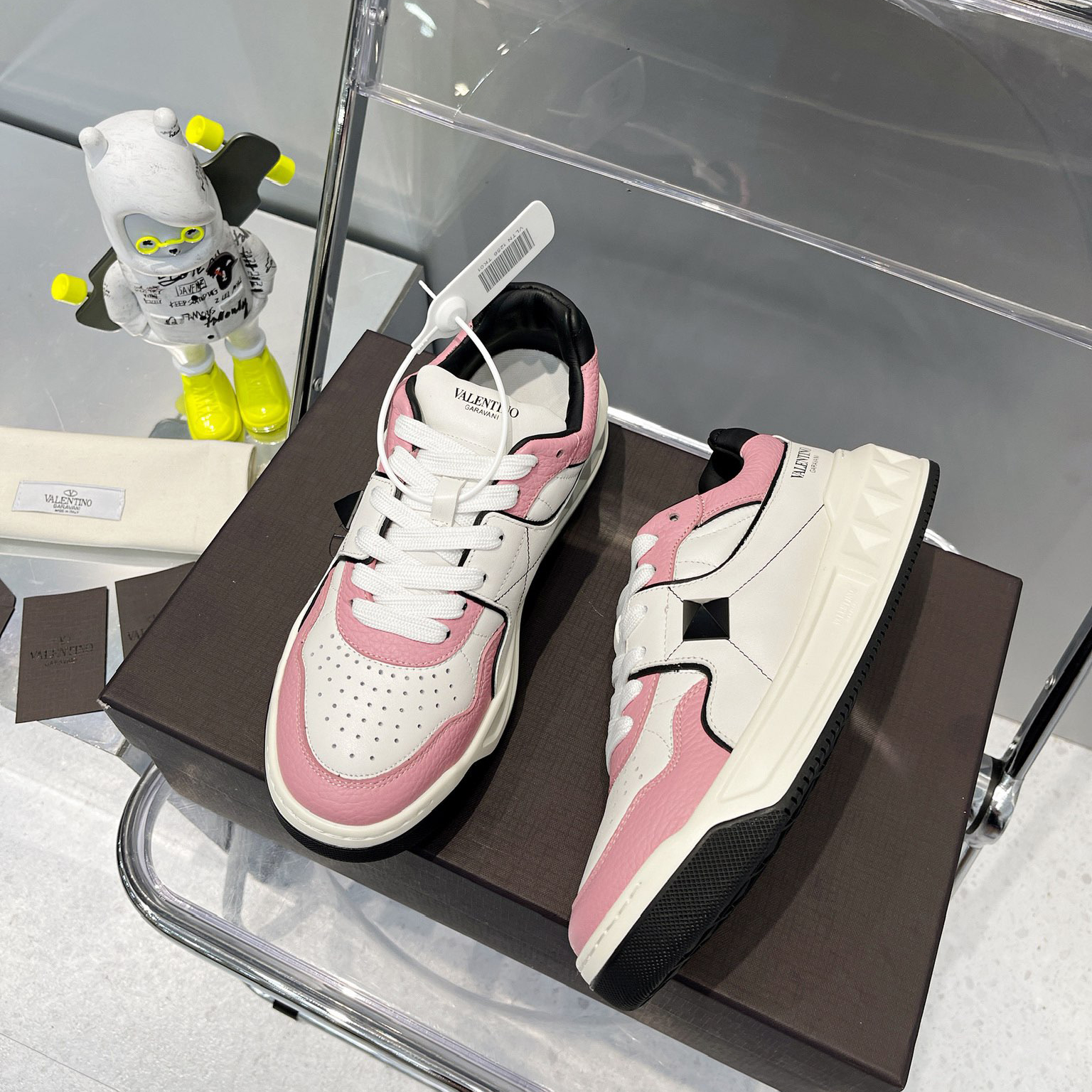 Valenti One Stud Low-Top Calfskin Sneaker - PerfectKickZ