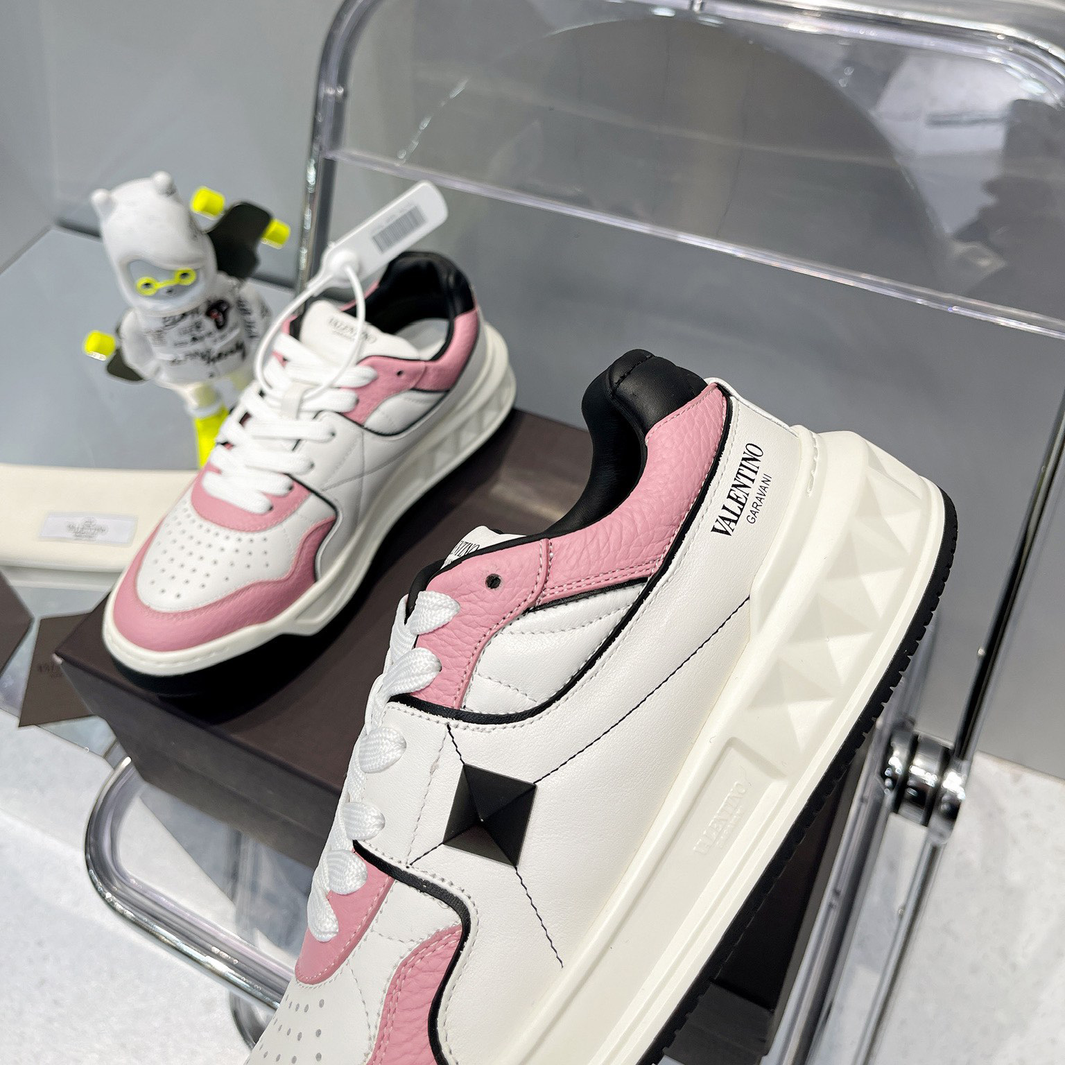 Valenti One Stud Low-Top Calfskin Sneaker - PerfectKickZ