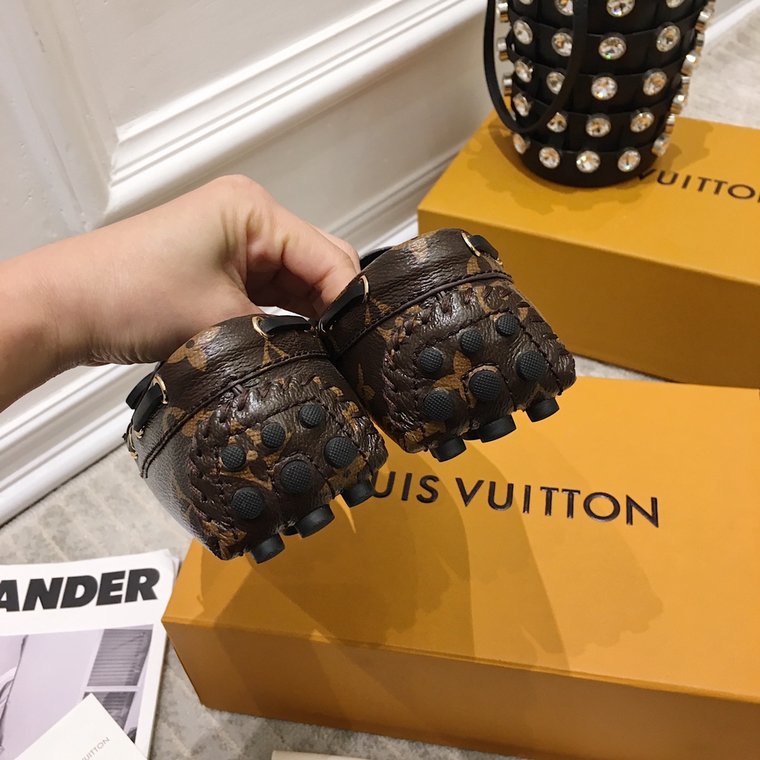 Louis Vuitton Gloria Flat Loafer    1A65IZ - PerfectKickZ