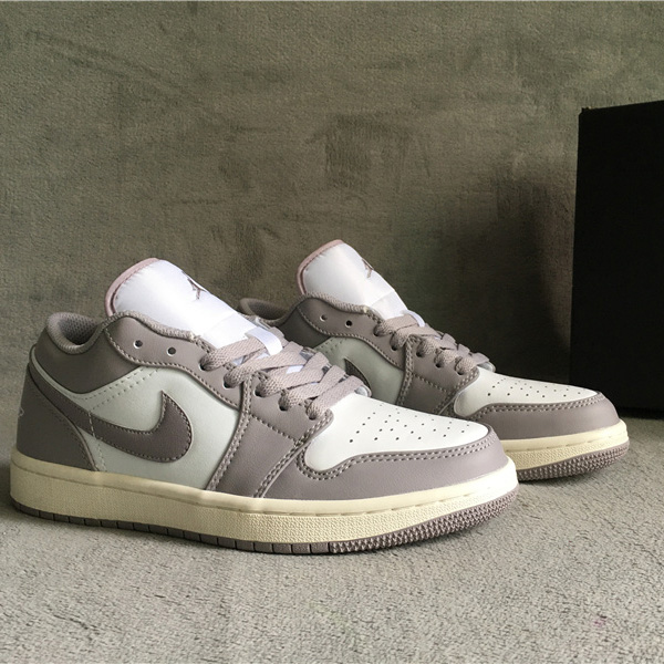 Air Jordan 1 Low Sneaker     553560-053 - PerfectKickZ